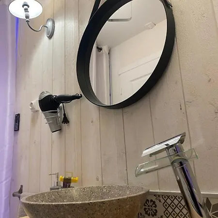 아파트 Au Petit Bonheur Logement Prive Avec Exterieur *